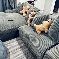 Gray L-Shaped Sectional Sofa – Great Condition