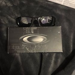 Oakleys five squared sun glasses