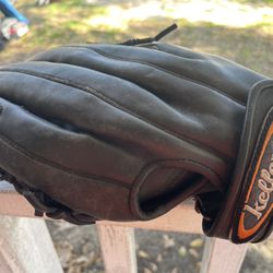 Kelley Men’s Softball Glove