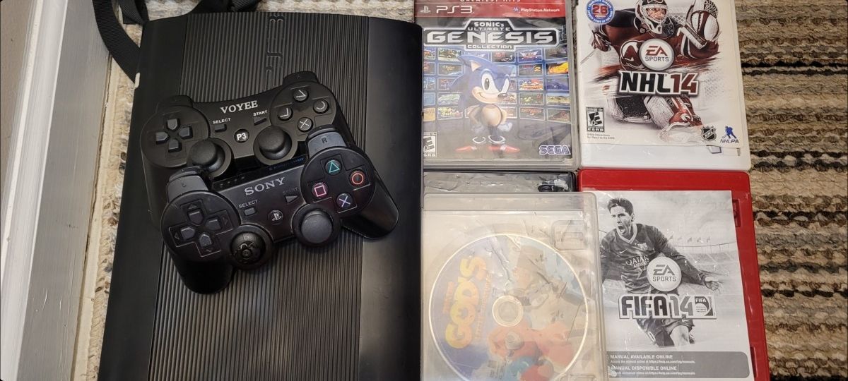 PS3 / 250GB / 2 controllers / 3 games / 2 movies / working 100% = $100 only /