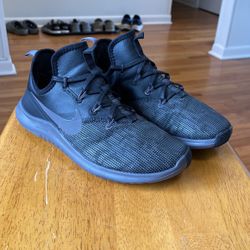 Almost New Condition NIKE FREE RUNNING AND TRAINING SHOES SIZE 8 Women 