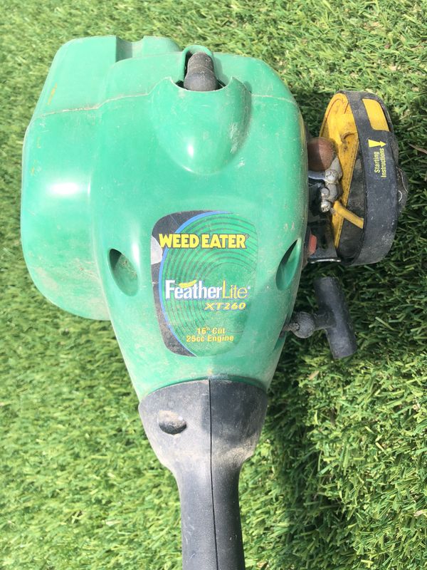 Weed Eater Featherlite XT260 16” Cut, 25cc GAS Engine for Sale in Chula
