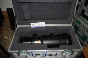 Barco 1.5-3.0 Lens (With Case)