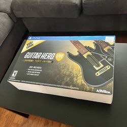 Guitar Hero Live PS4 Bundle 