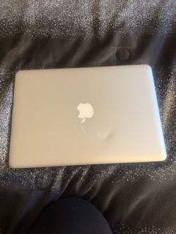 Apple MacBook Laptop