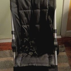 Kohlcraft Umbrella Stroller With Safety Straps Mesh Backing Small Storage Area Underneath.