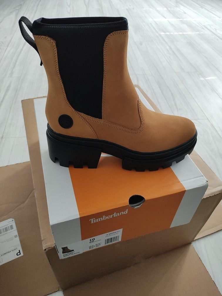 Women's Timberland Everleigh Chelsea Boots