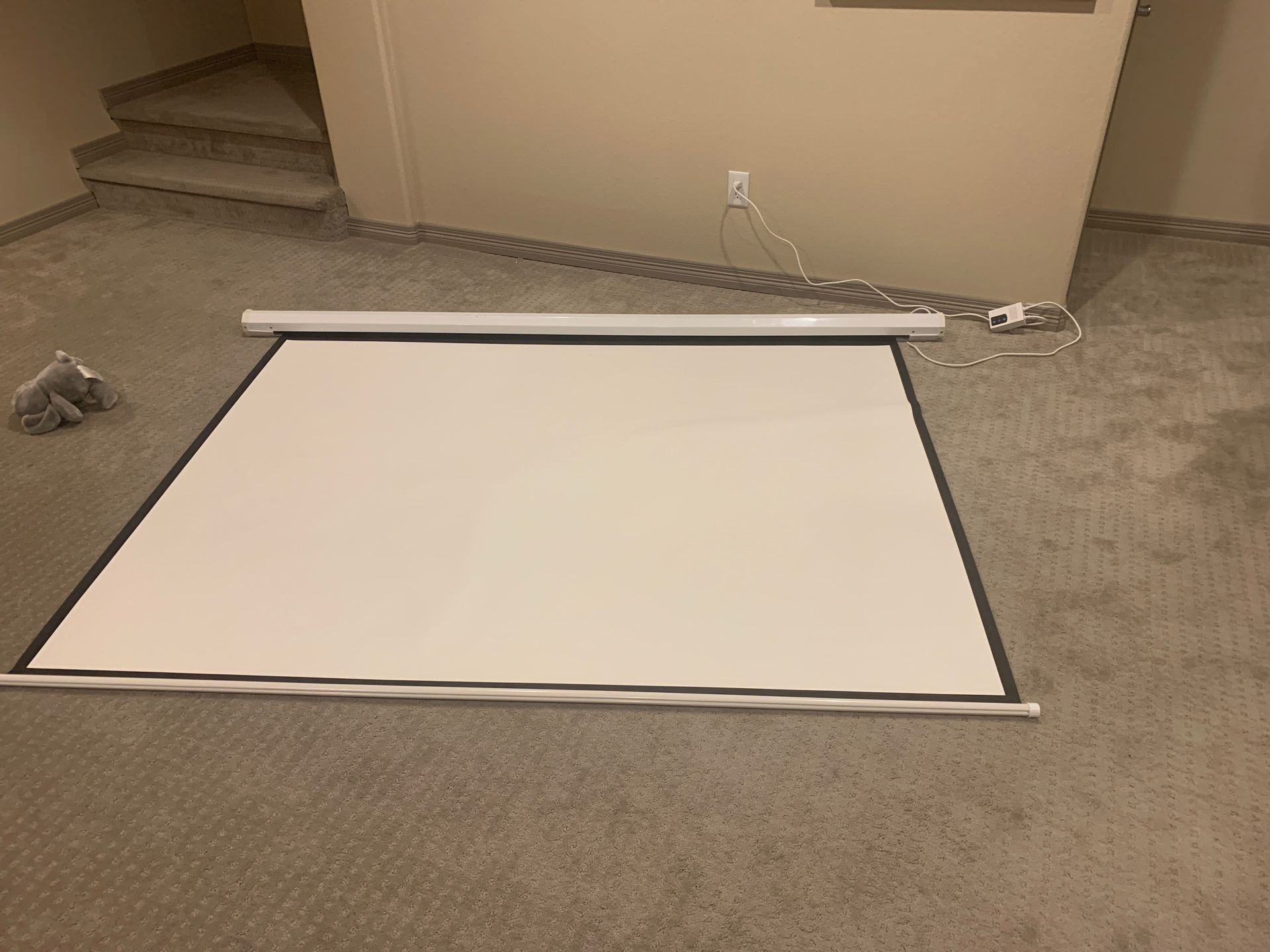 100” remote controlled power Projector screen