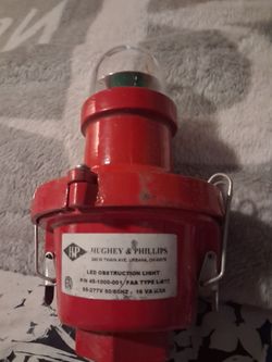 Hughey & Phillips Horizon Series LED Obstruction Light (FAA Type L-810).