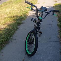 Avigo BMX Bike 