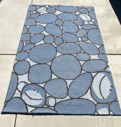 Pottery Barn Kids Wool rug 5’x8’
