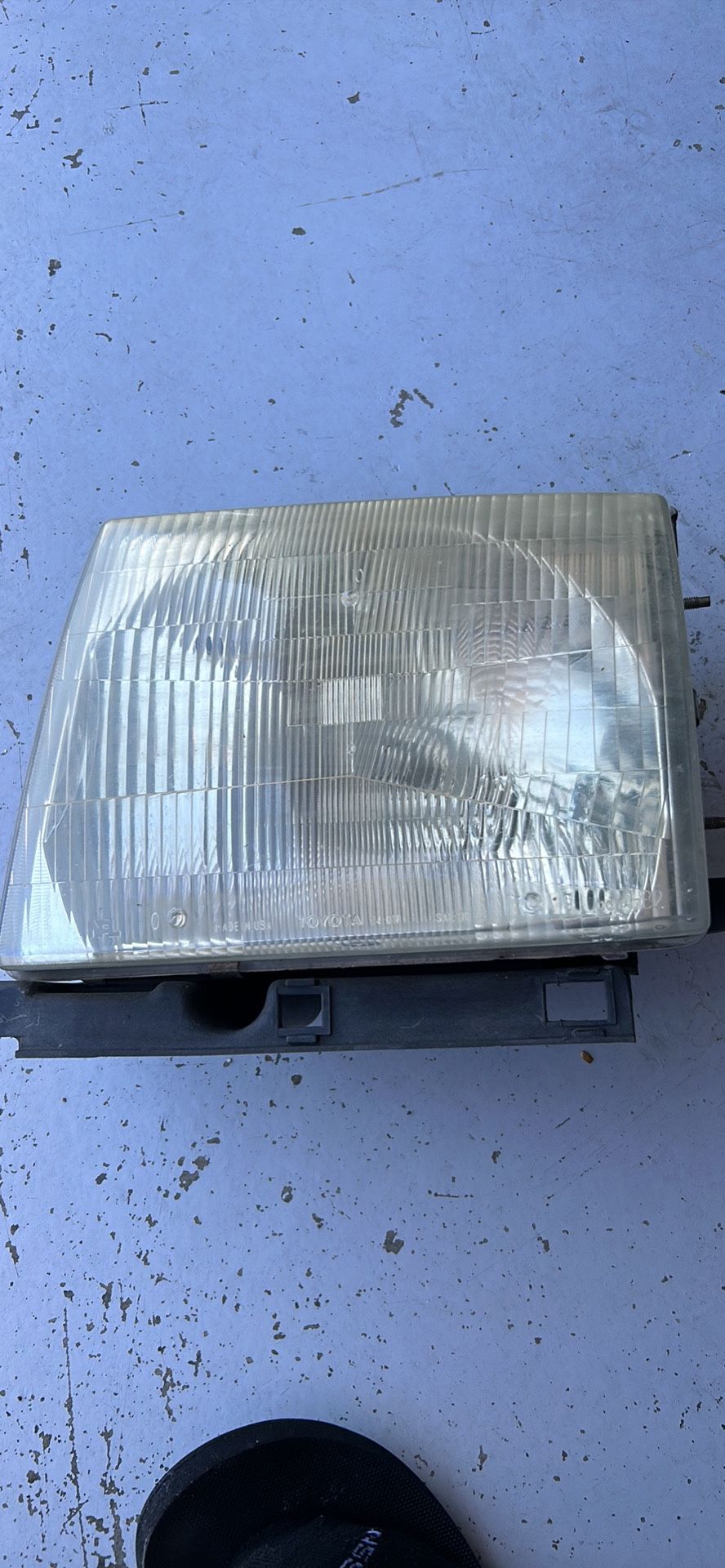 Toyota Tacoma PreRunner 2000 Headlight