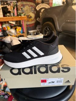 Adidas women’s size 6.5