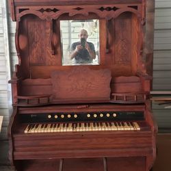Antique Organ 