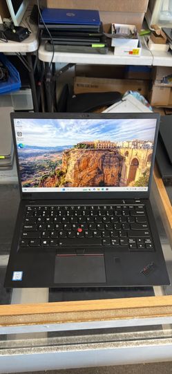 Lenovo Thinkpad X1 Carbon 16GB RAM 256GB SSD Core i7 Windows 11 Pro
