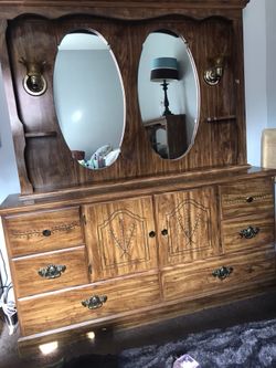 BEDROOM FURNITURE MUST PICK UP TODAY — YOU NAME A PRICE