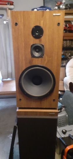SHARP 100 WATTS 3 WAY FLOOR SPEAKERS 12' WOOFERS READ BELOW 