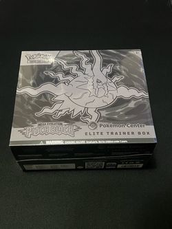 Pokémon Mega Evolution Pitch Black Elite Trainer Box