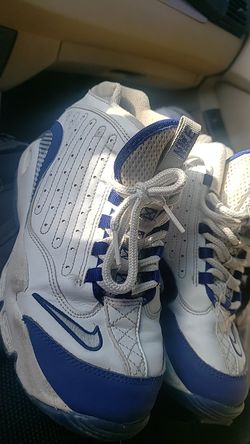 NIKE KIDS SNEAKERS SIZE 3Y..LIGHTLY USED