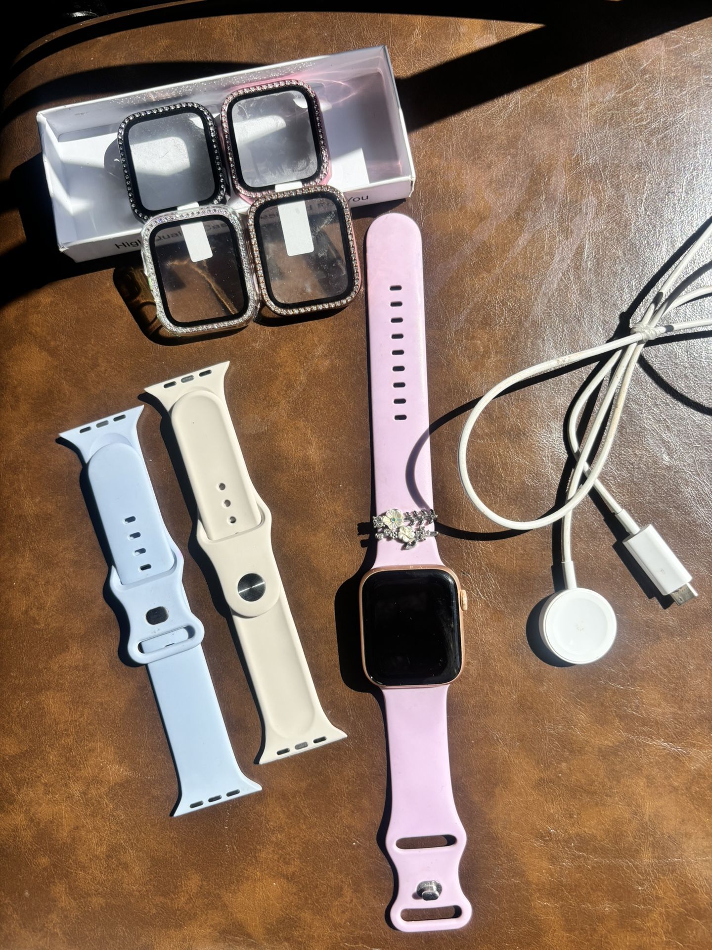 Apple Watch Series 6 ( w/ Bands & Charger )