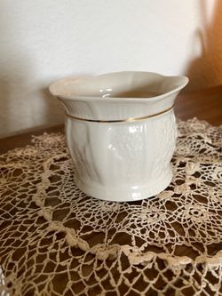 Belleek Parina Votive Holder