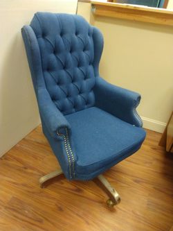 BLUE FABRIC DESK CHAIR