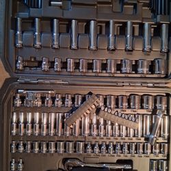 Amazon Basics Socket Set 