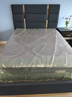 New Mattress Queen euro top Still in Plastic Wrap