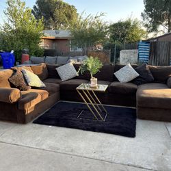 Large Brown Sectional Couch 🛋️ 