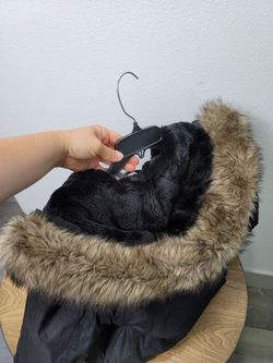 TNA Aspen Parka by Aritzia size Small Black for Sale in Battle Ground WA OfferUp