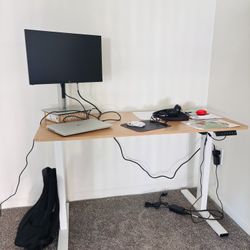 Height Adjustable Office Table
