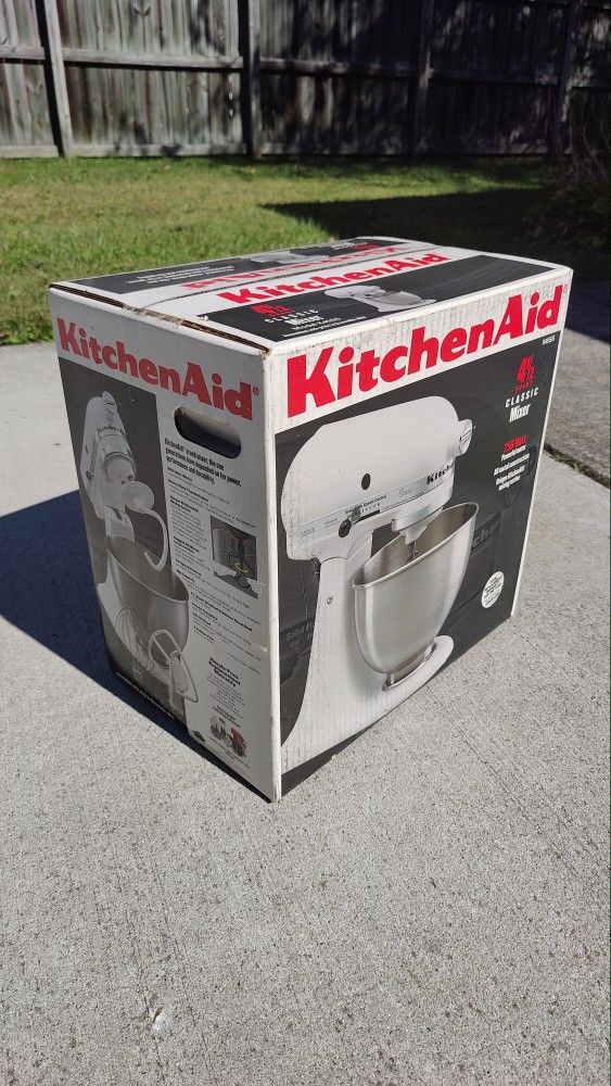Kitchen Aid Mixer 4.5 Qt -New In Box