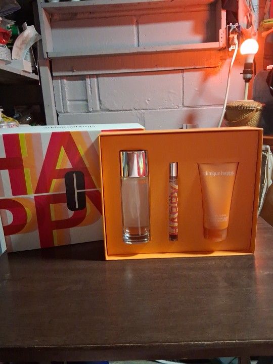 CLINIQUE HAPPY BRAND NEW AUTHENTIC 3 PC PERFUME SET HARD COVER BOXED