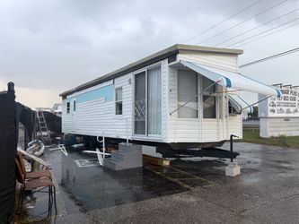1984 Park model teailer must have own land can deliver