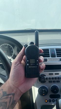 Motorola walkie talkie (10 of them)