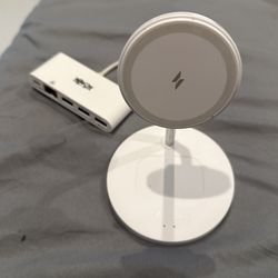 Anker And Tripoli's Holder And Charger