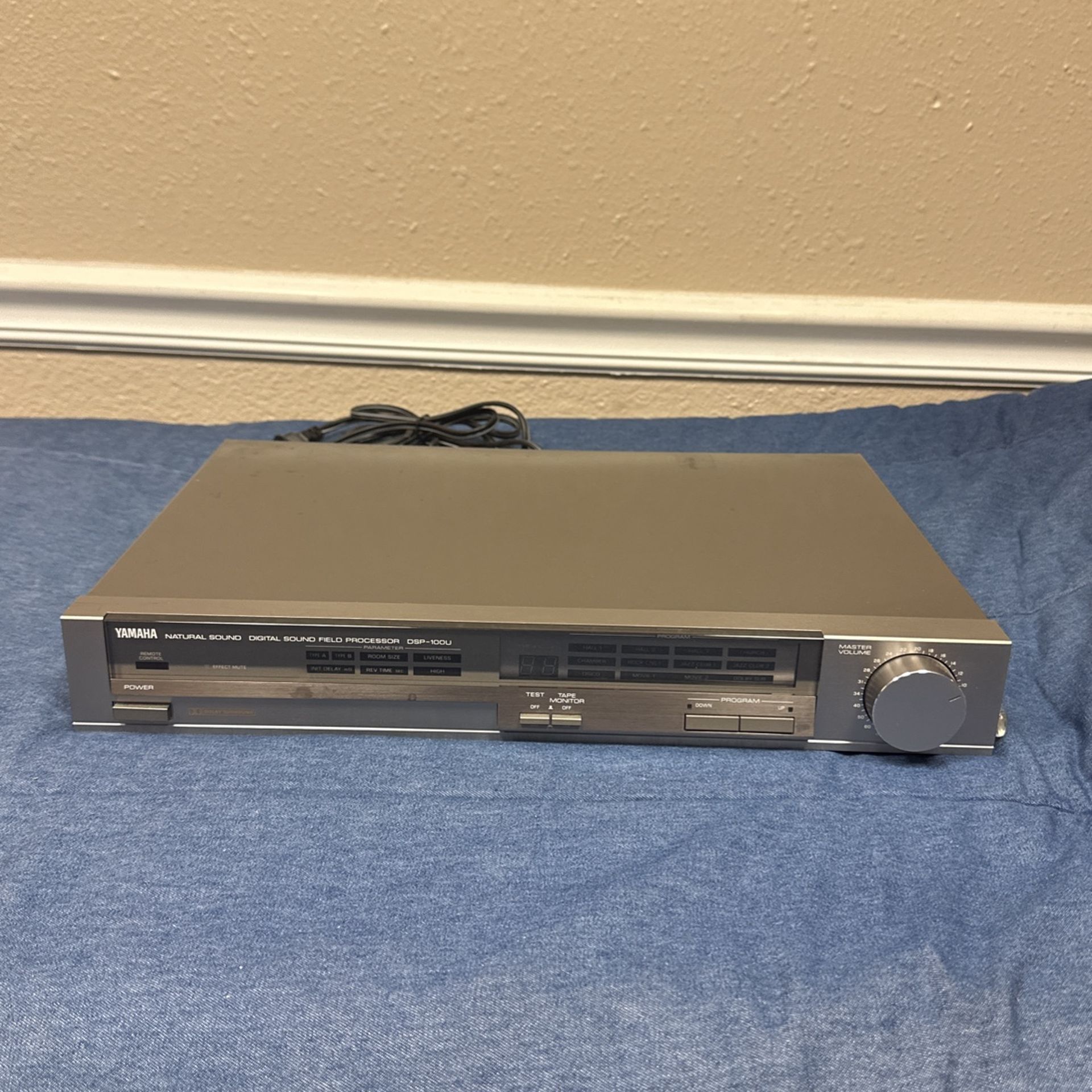 Yamaha DSP-100U Digital Sound field processor
