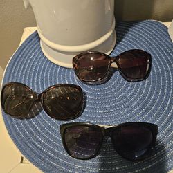 3 Pairs Of Women's Sunglasses 