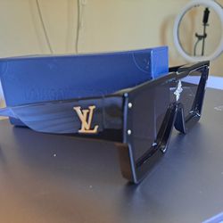 Authentic Louis Vuitton sun glasses