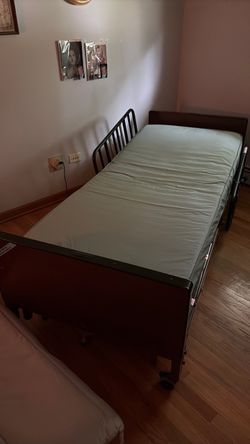 Electric Hospital Home Care Bed with Mattress