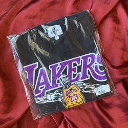 Warren Lotas Lakers LeBron Tee