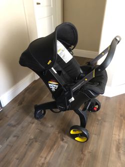 Doona Stroller/car seat  with base