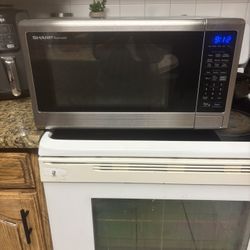 Sharp Carousel Microwave 