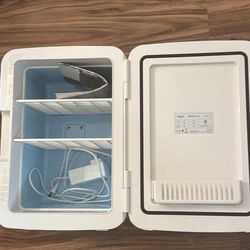 Coolui Portable Mini Fridge