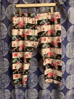 3 Pair Of Woman’s Capri Pants-XXL