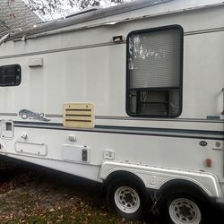 NEW PRICE….29ft Fifth Wheel