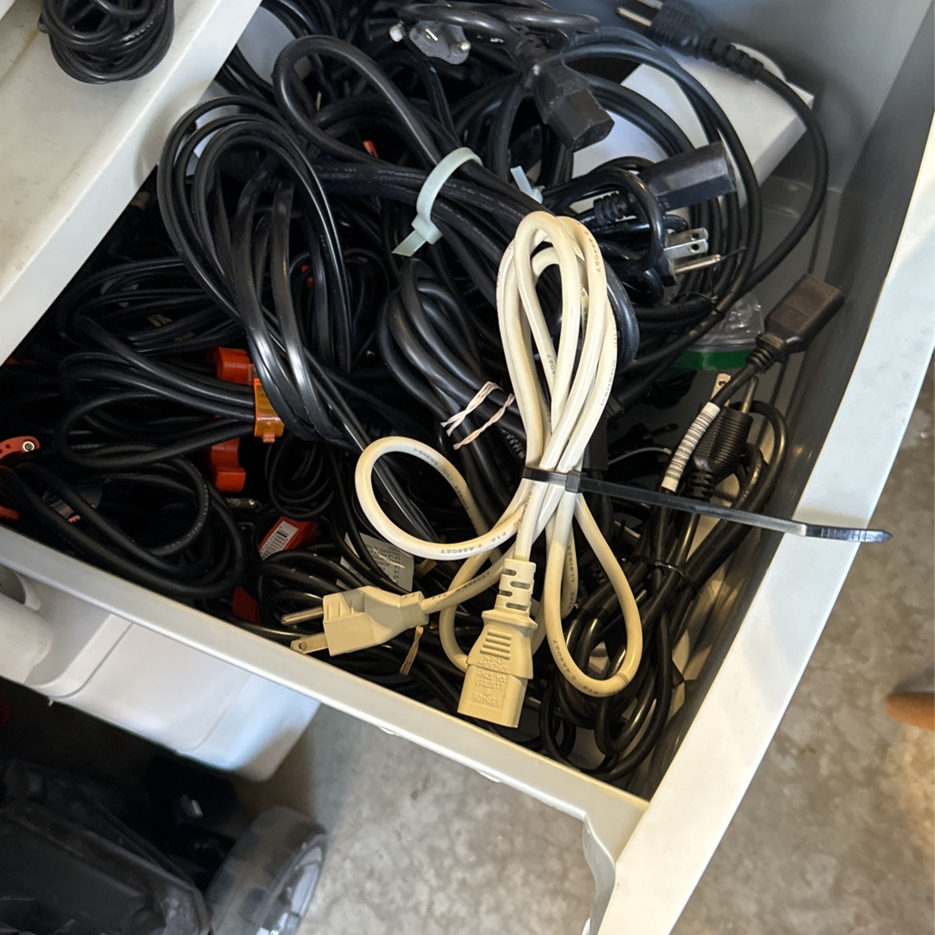 Computer & TV Monitor Cables Galore