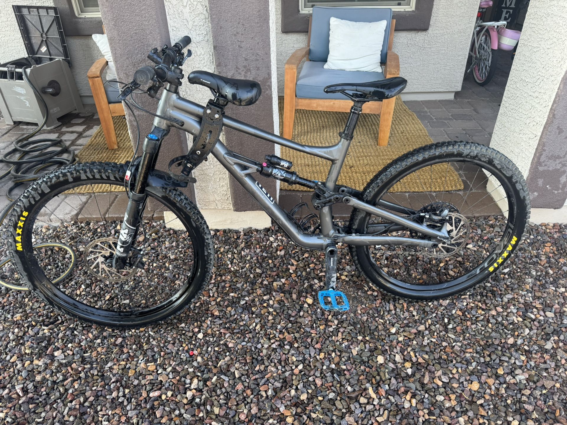 Specialized Status 160