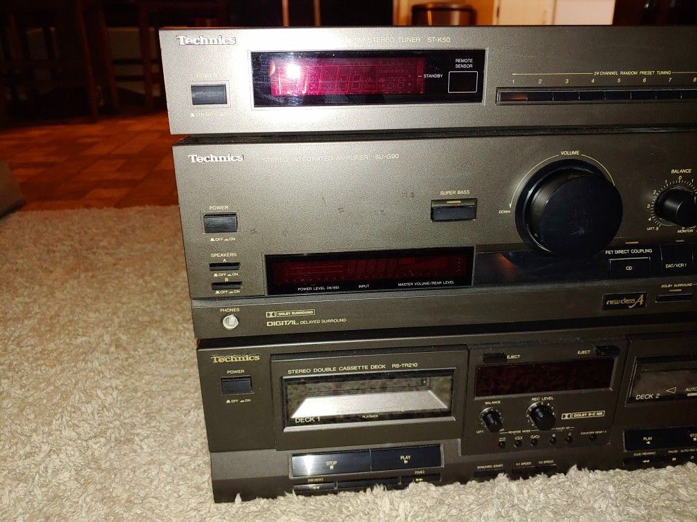 Vintage technics amplifier double casett and synthazier
