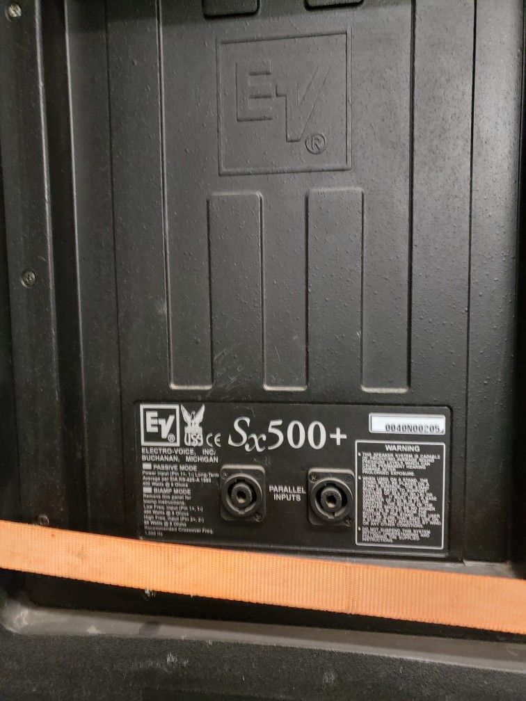 18 Channel Mic/line Mixer And Speakers